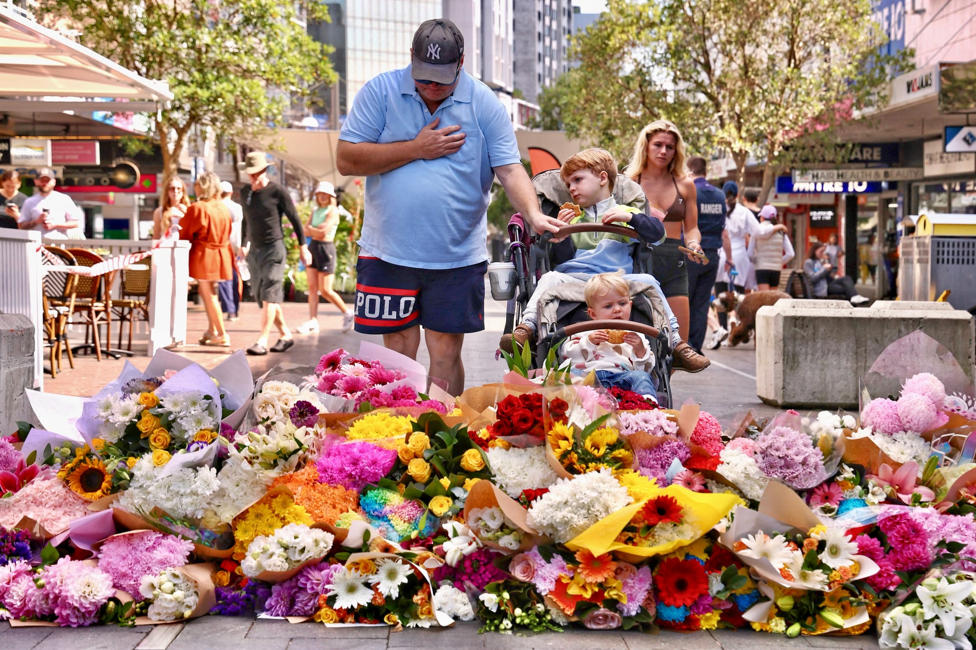 sydney mall stabbing memorial floweres