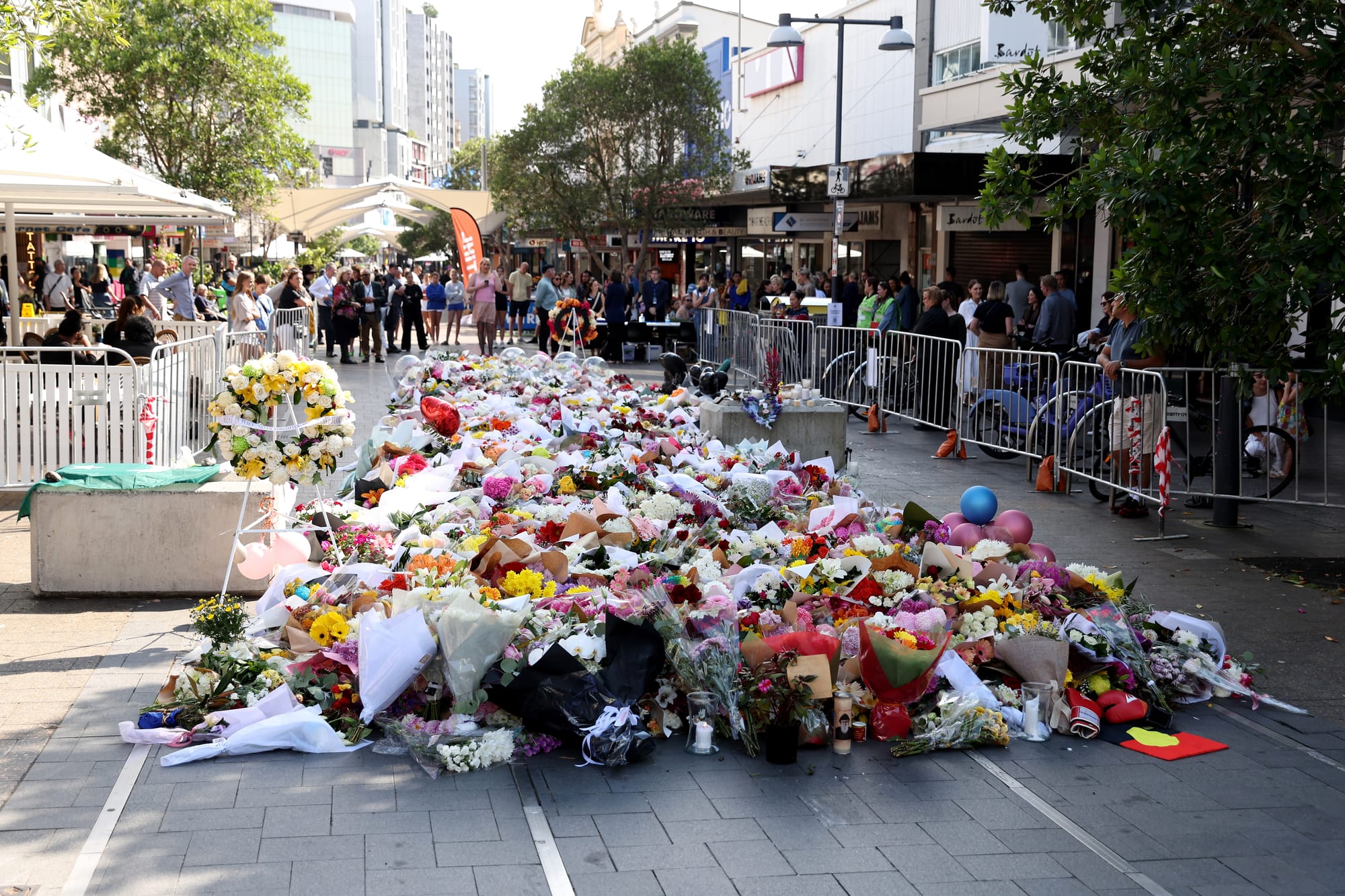 sydney mall stabbing memorial flowers bondi