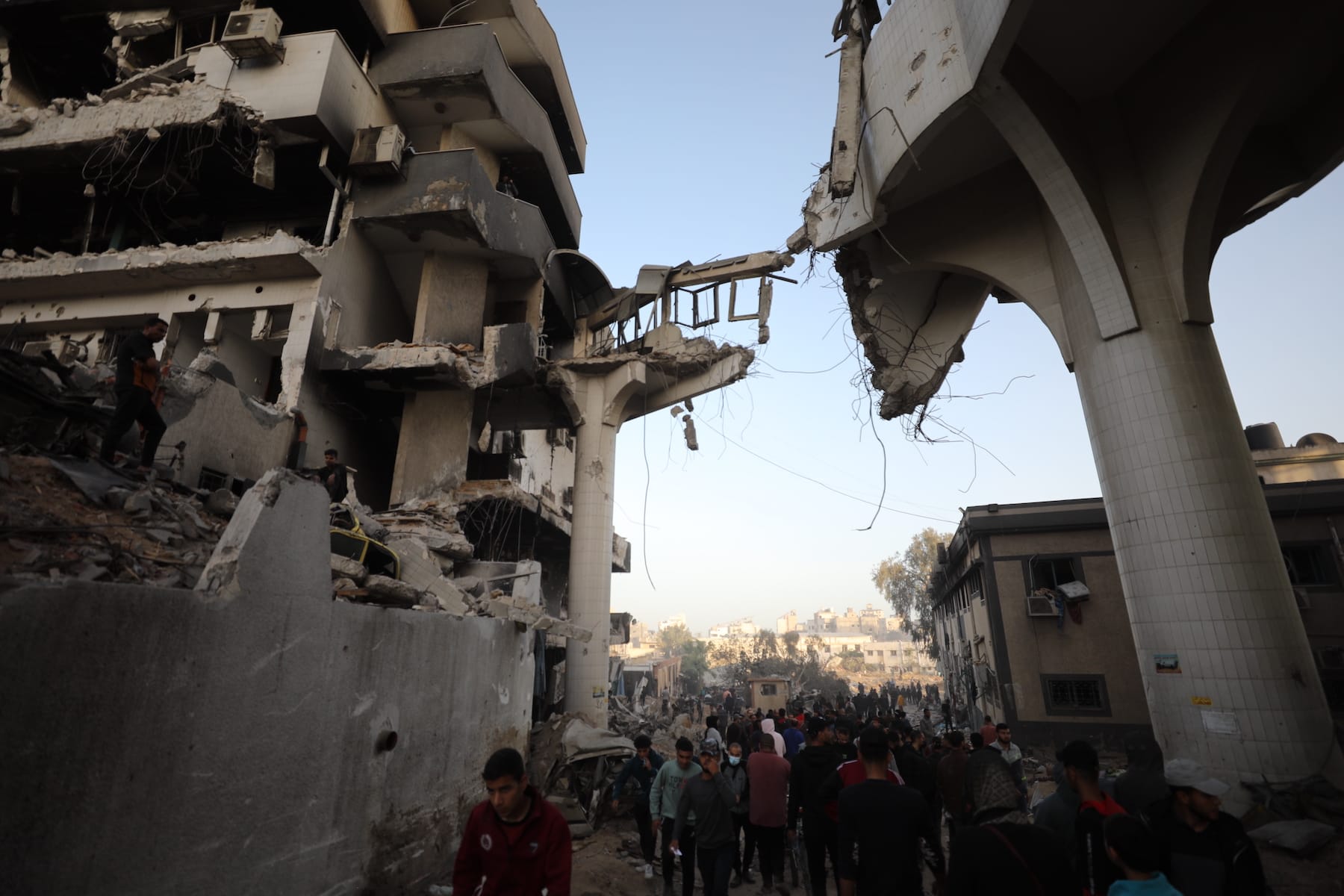 gaza al shifa hospital damaged buildings israel war