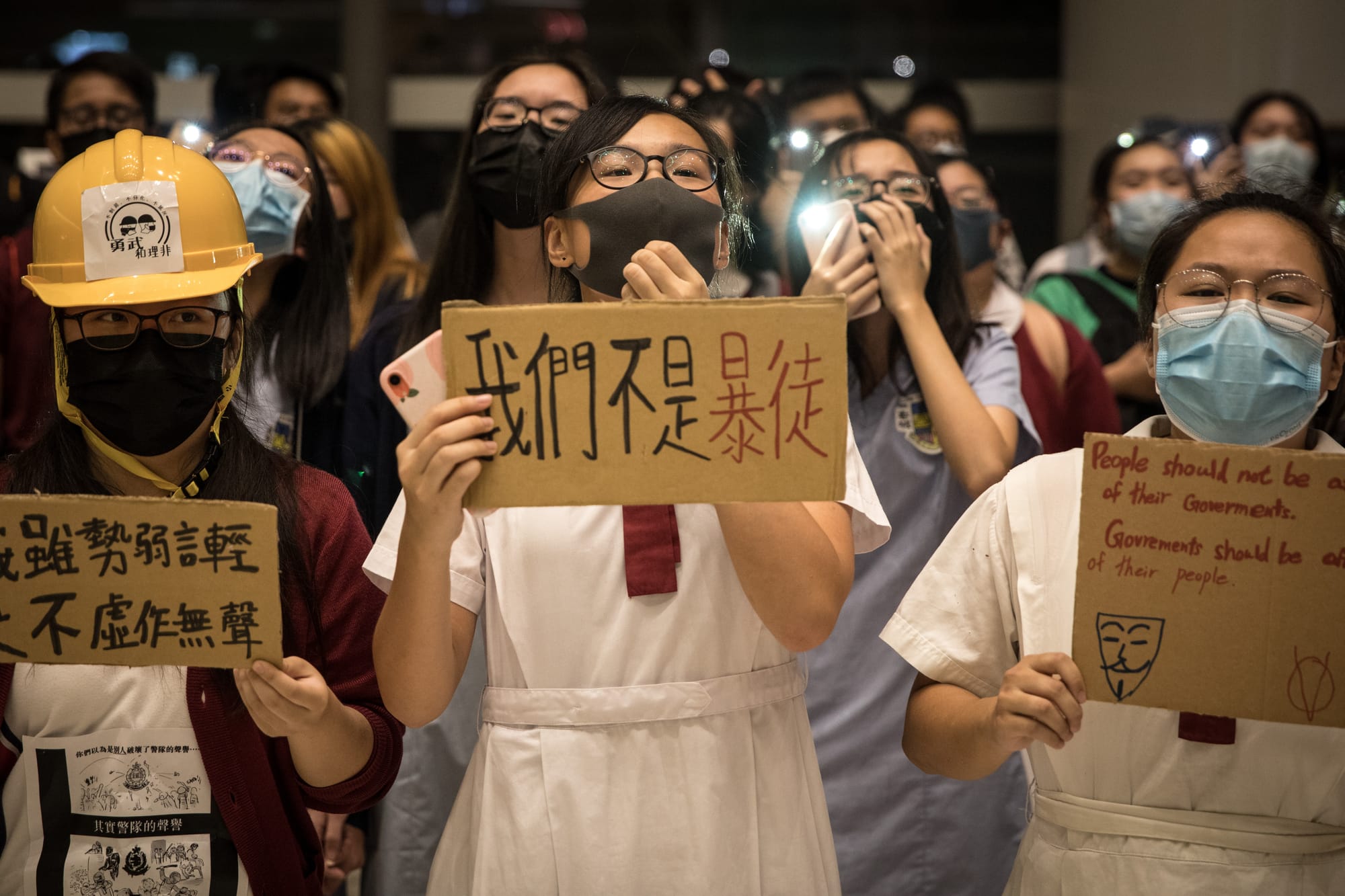 hong kong student girl protester glory to hong kong anthem singing