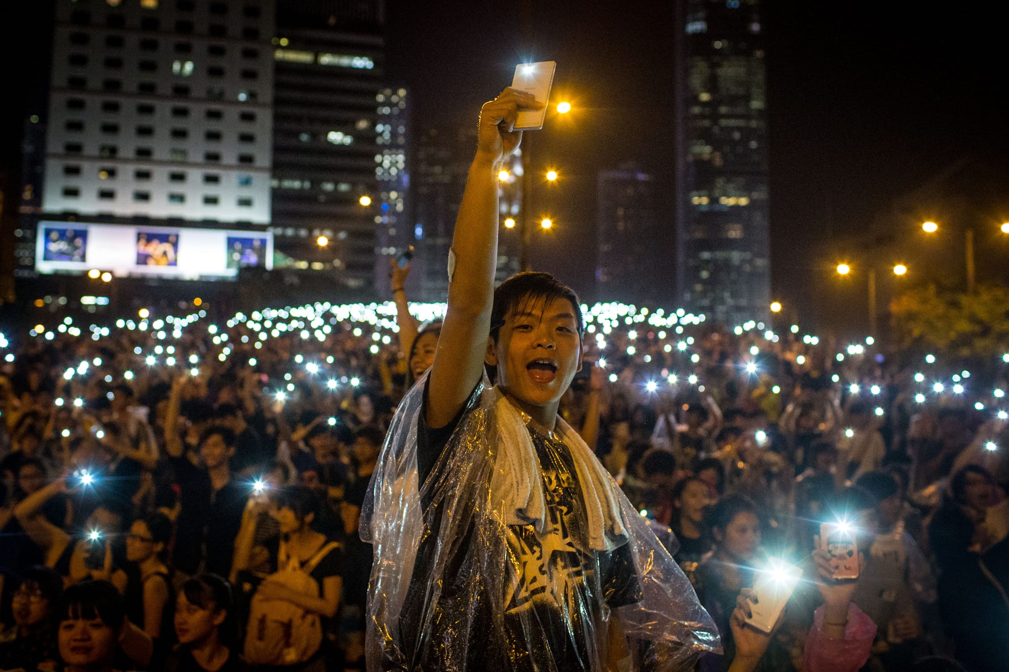 hong kong protests anthem glory phones