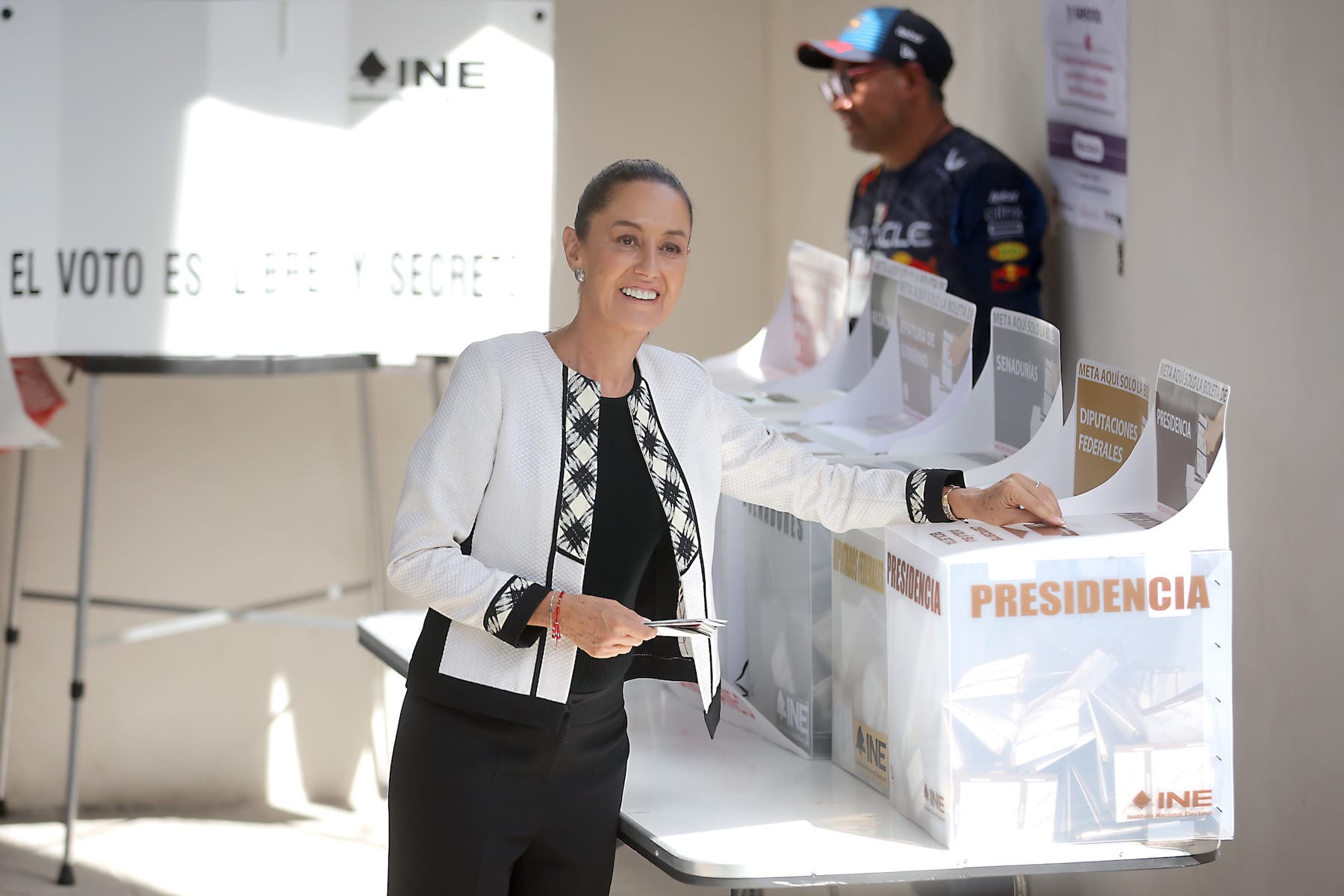 mexico first woman pres casts vote