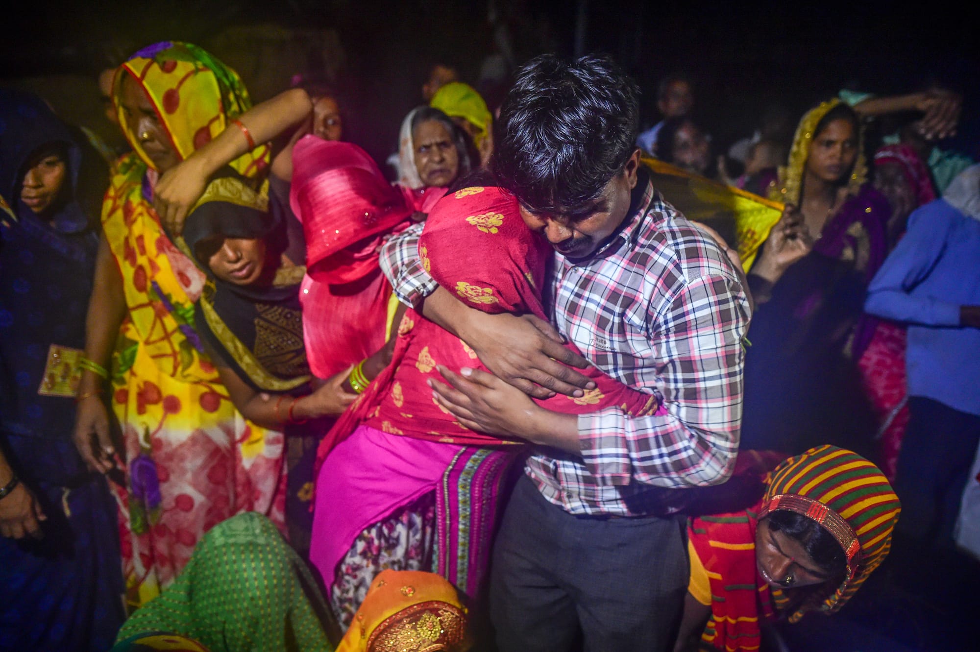 hathras stampede religious godman guru hug