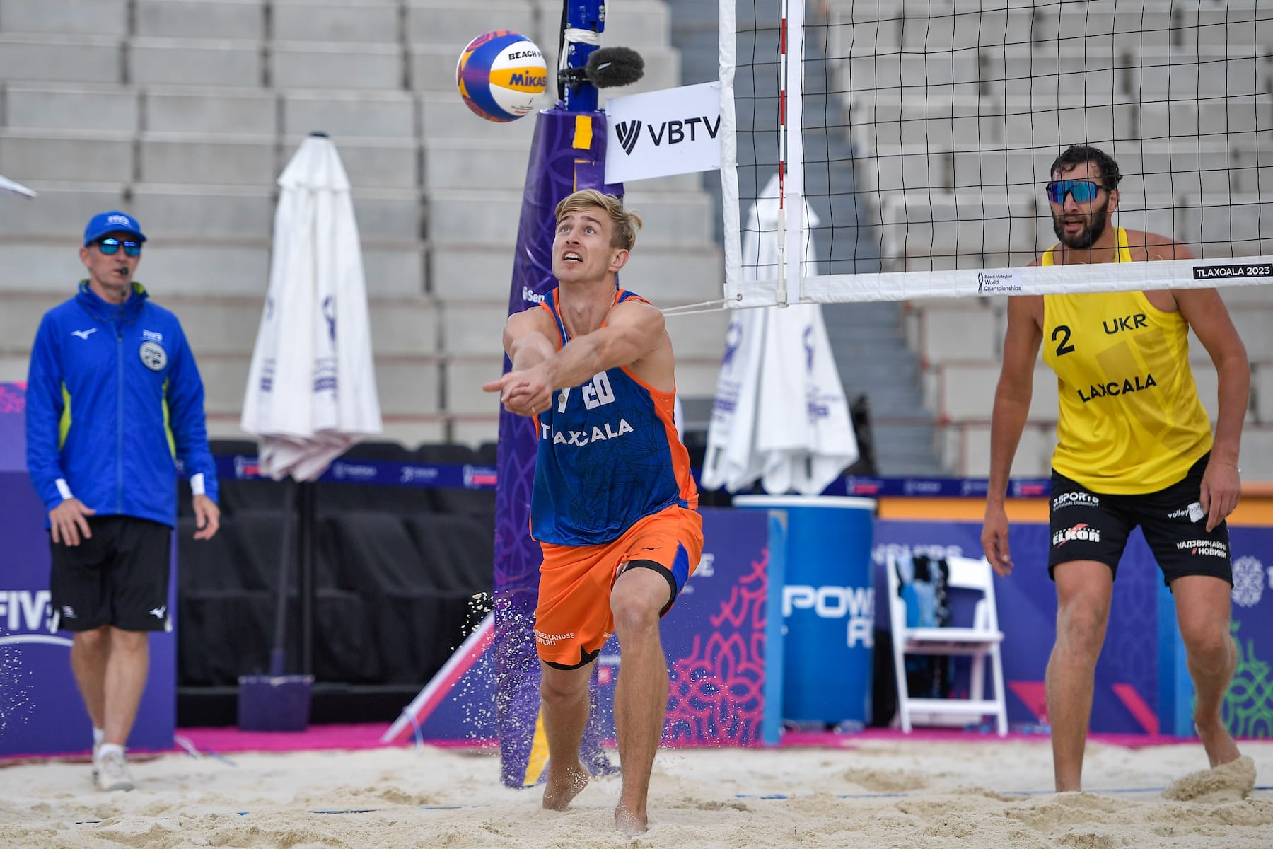 Steven van de Velde plays volleyball