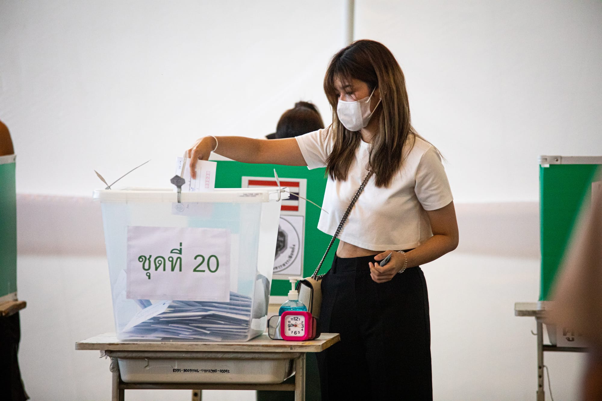 people cast votes thailand