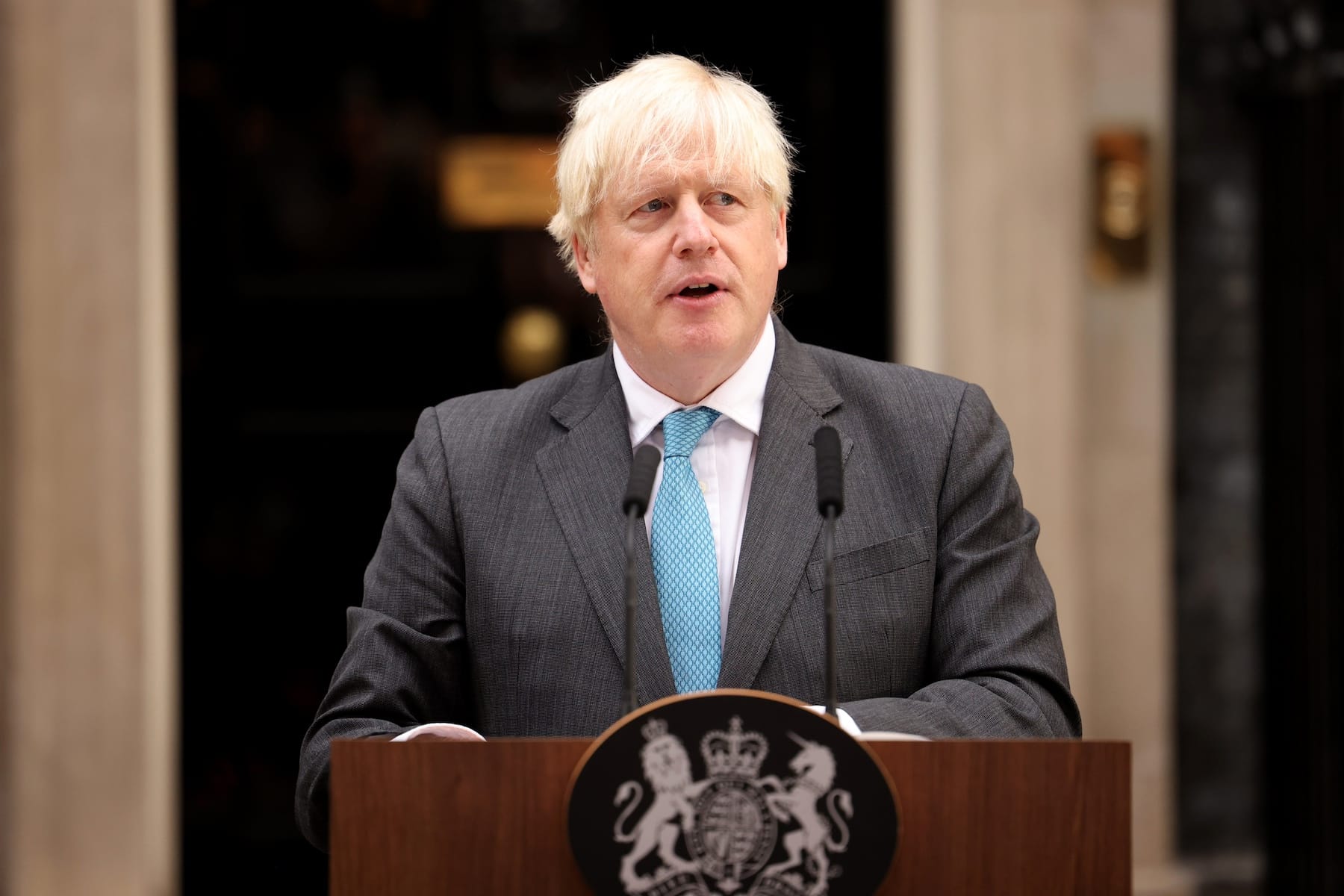 Boris Johnson uk pm resign