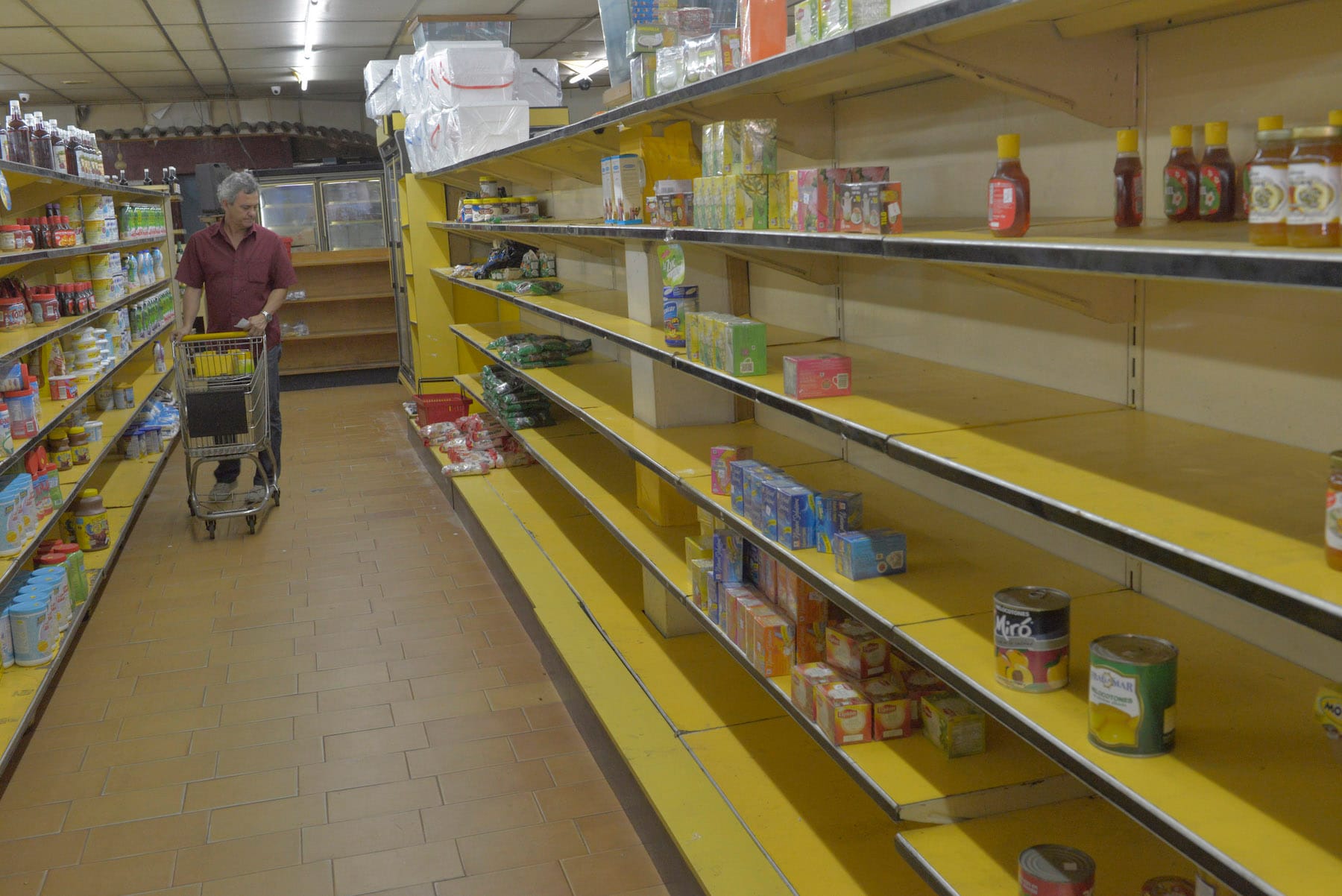 shortage in venezuela grocery store