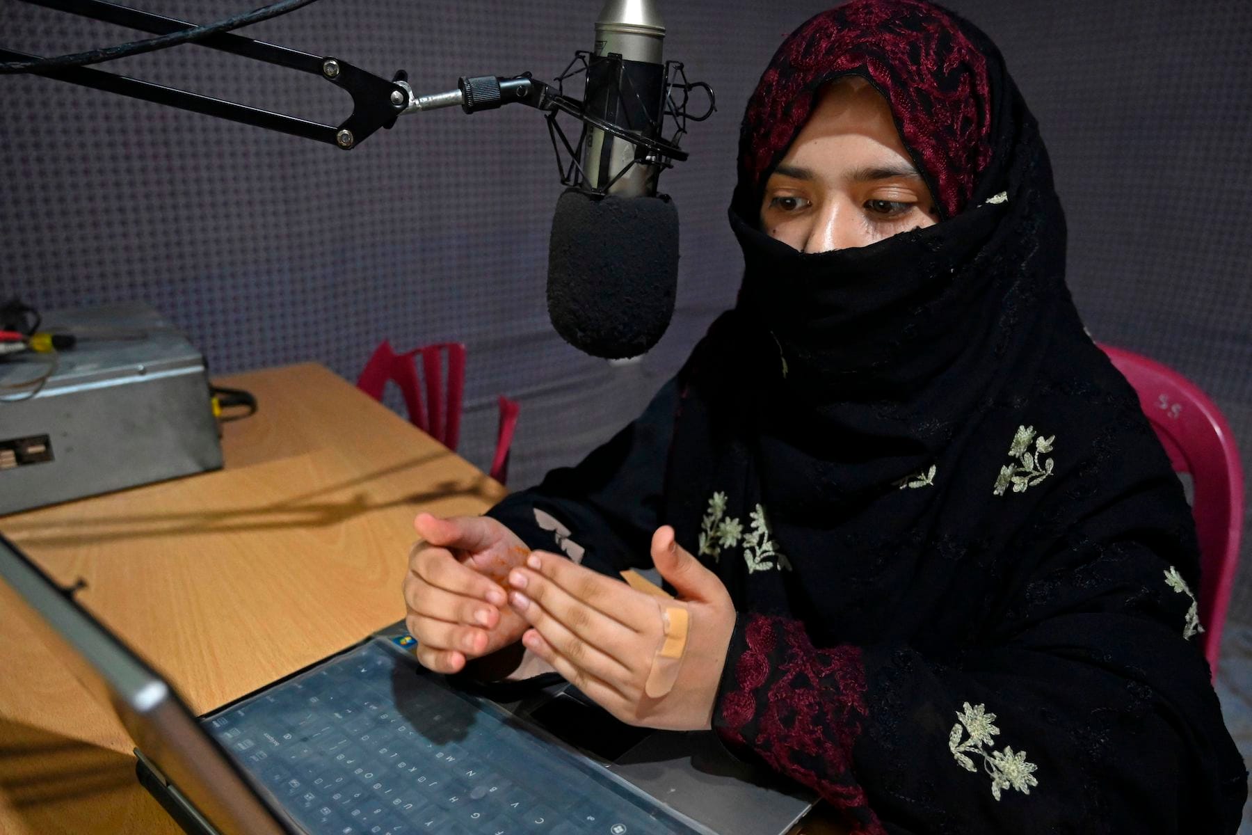 taliban bans women from speaking in public