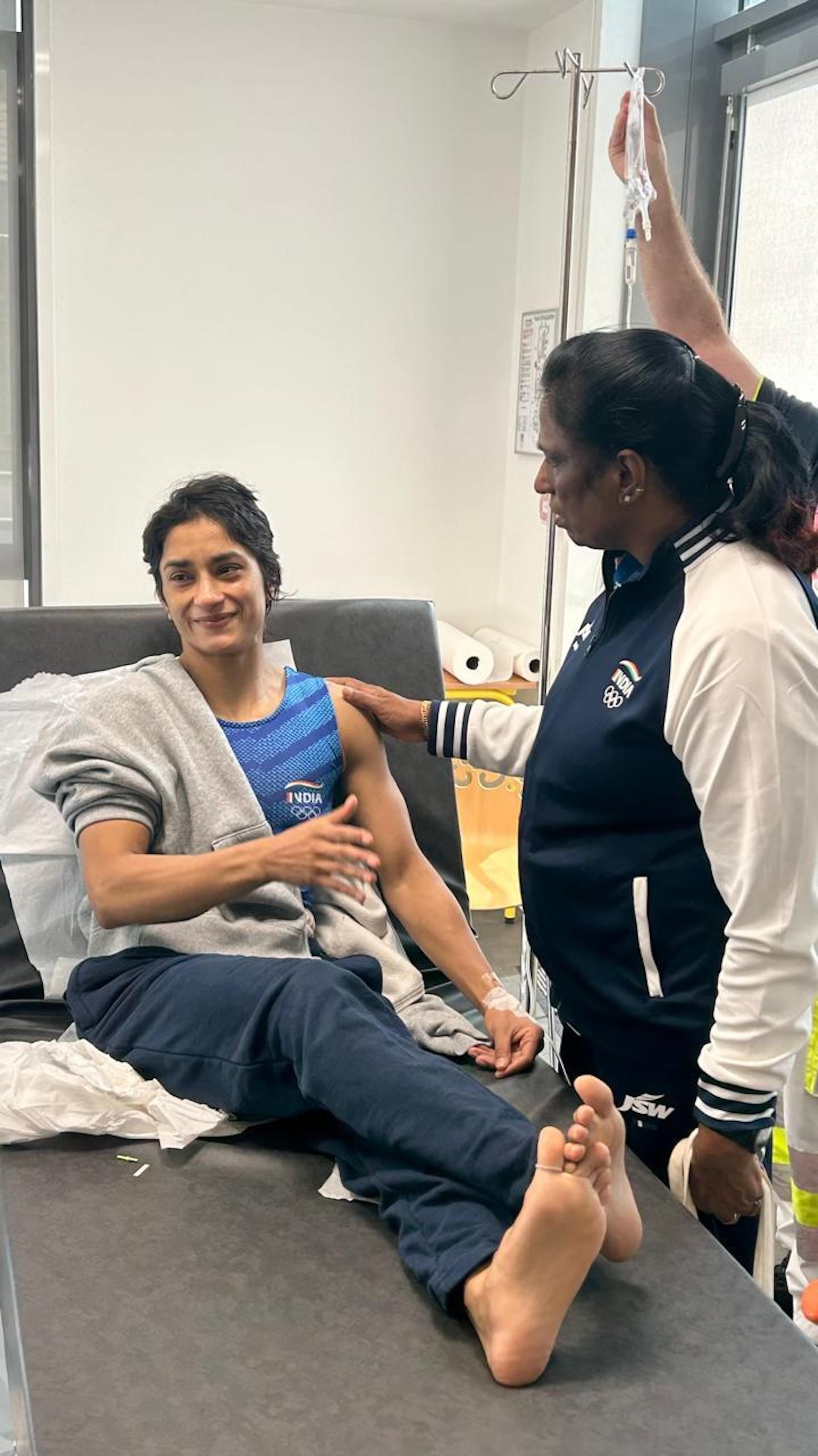 vinesh phogat hospitalised due to dehydration at olympics 2024