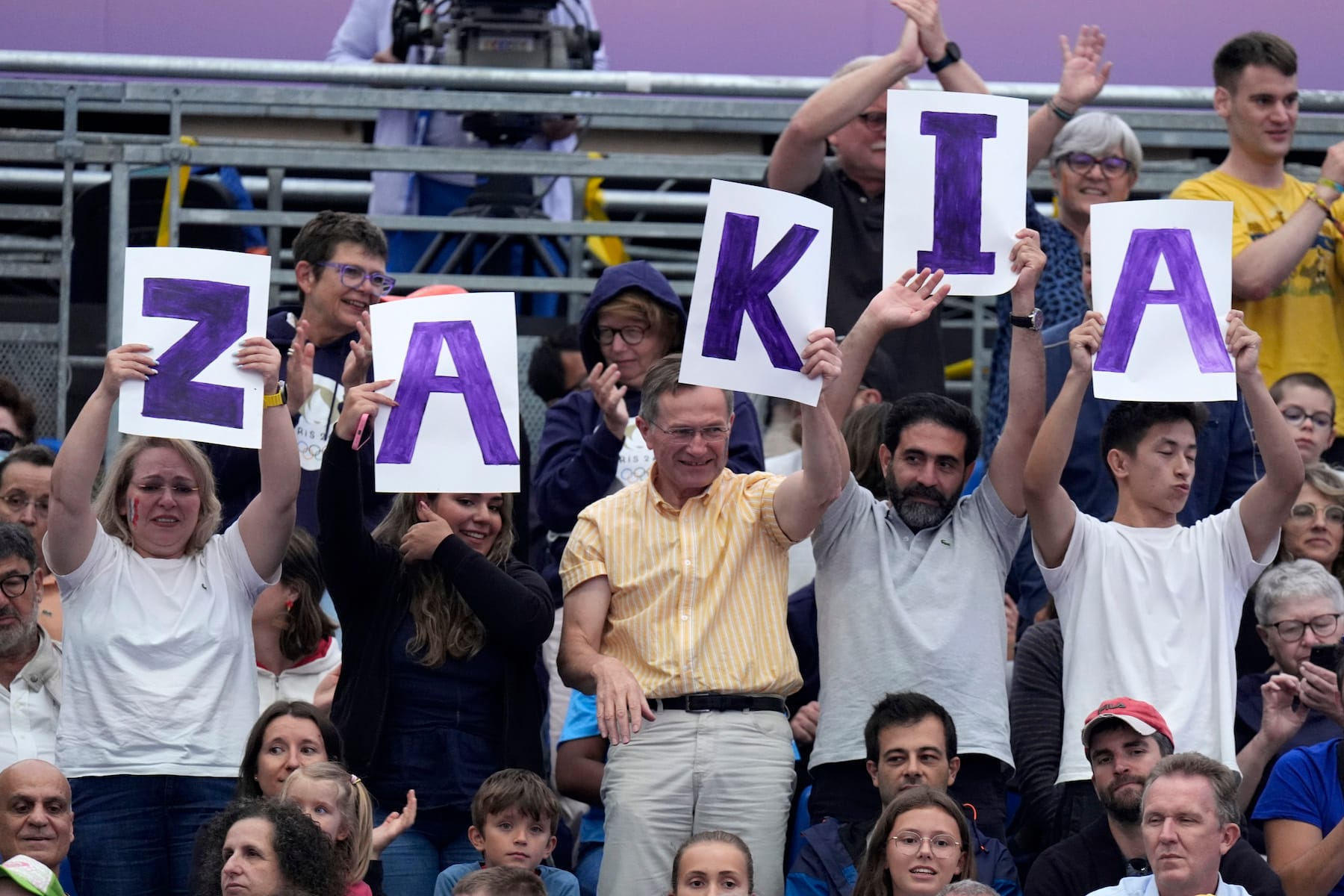 Supporters of Zakia Khudadadi 