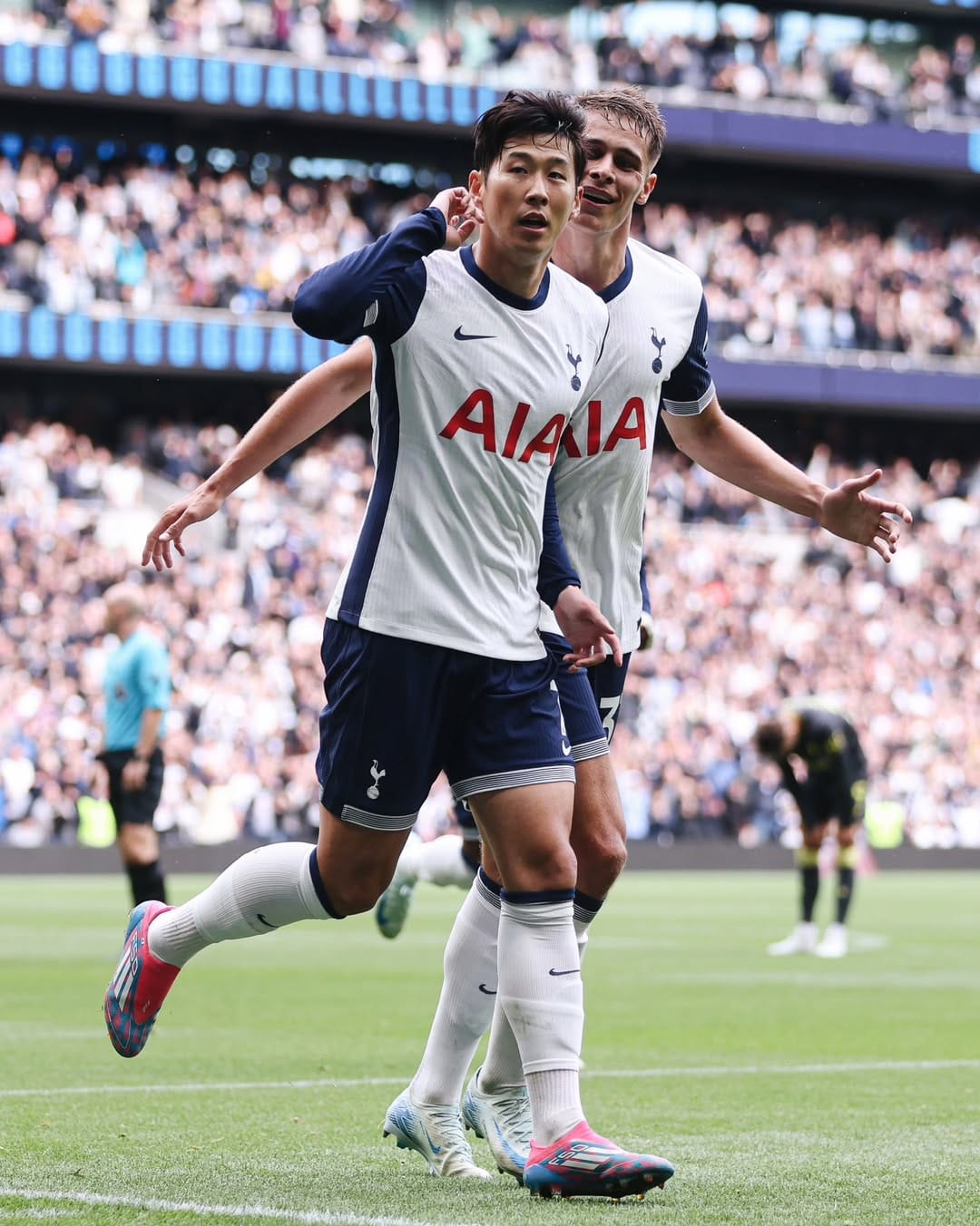 son heung min umbrella interview manners south korea football