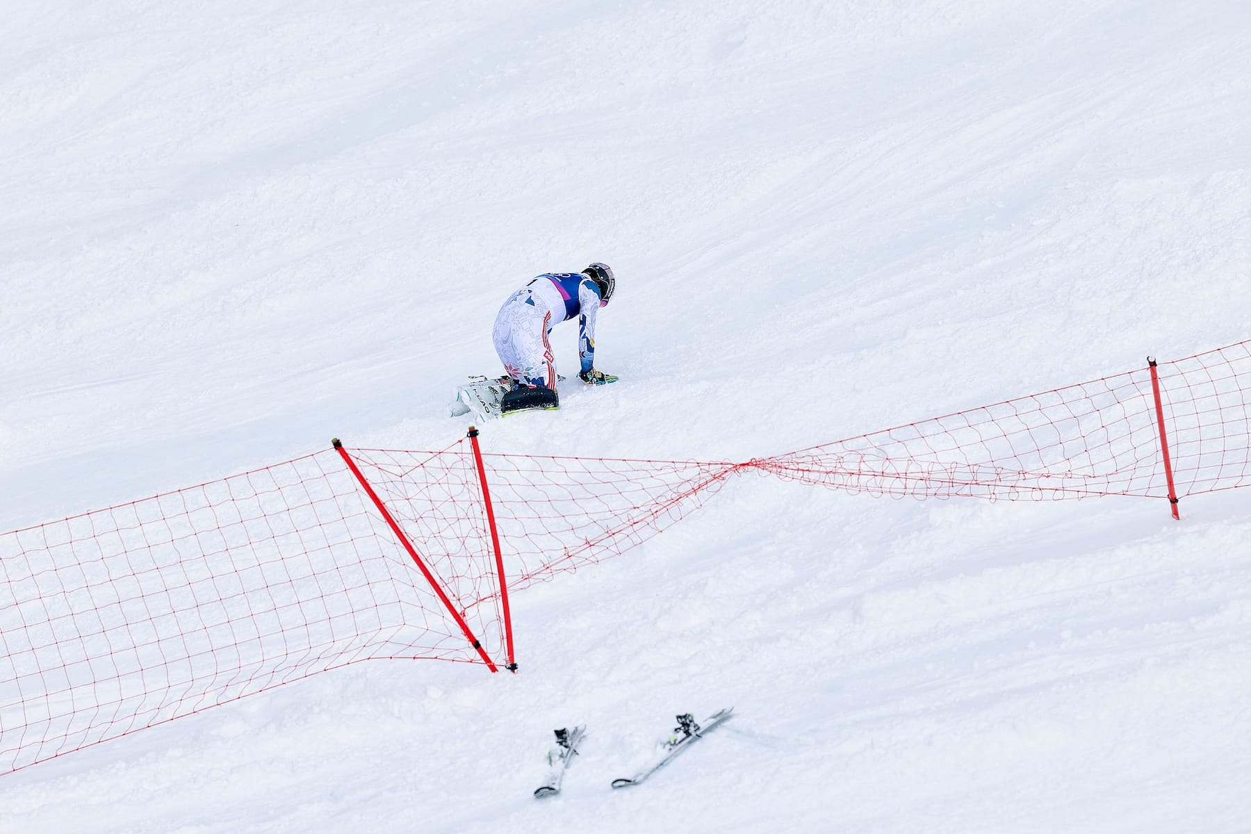 lie mcgrath norwegian slalom skier walk off milan olympics