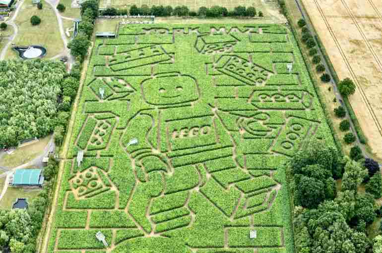This British Farmer Created A Gaint Lego Maze In A Corn Field And It Looks Incredible