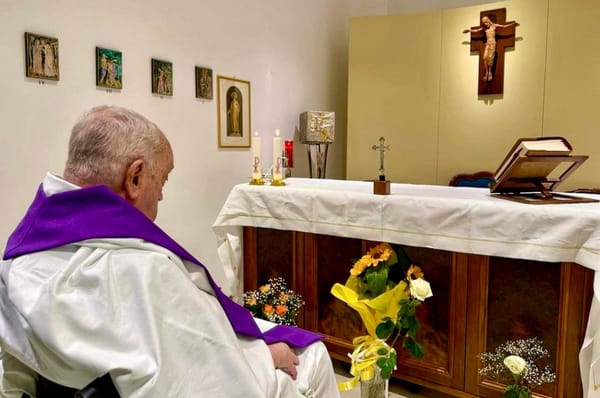 pope francis first photo hospitalization