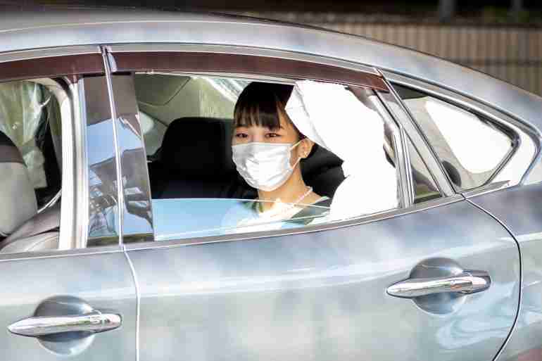japan princess mako marries commoner scandal