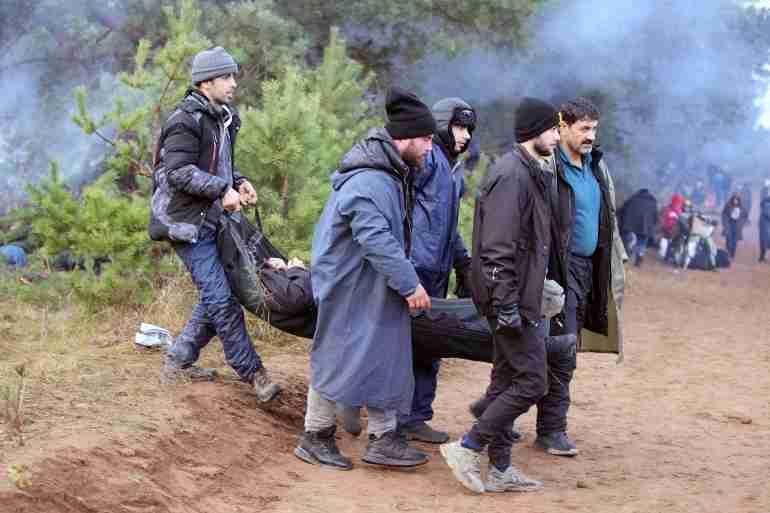 belarus poland migrants border trapped