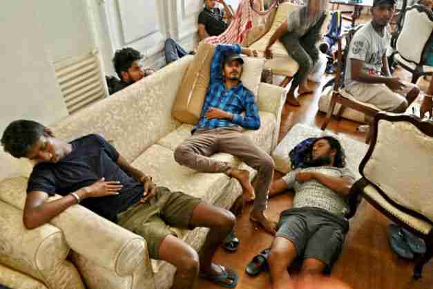 sri lanka protesters storm residence gotabaya rajapaksa resign