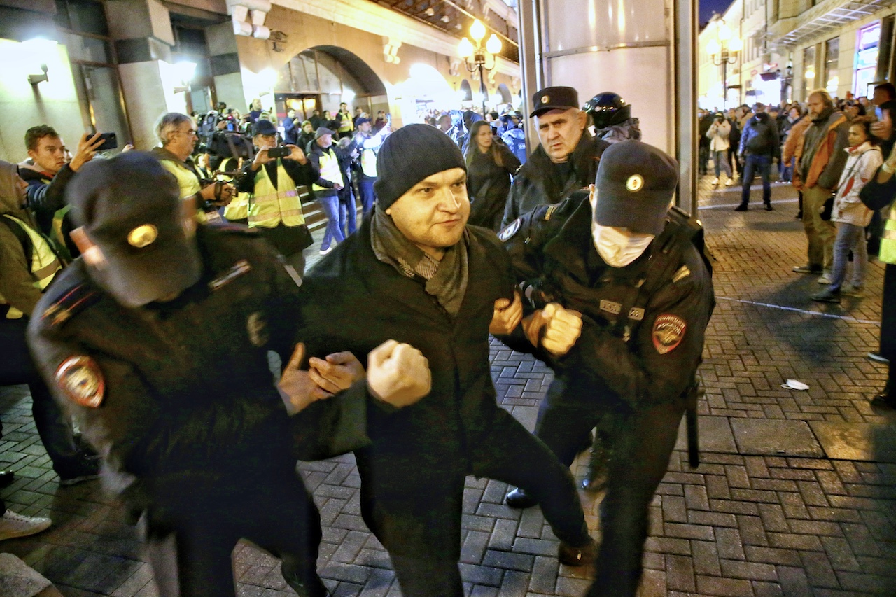 russia protests putin partial mobilization ukraine