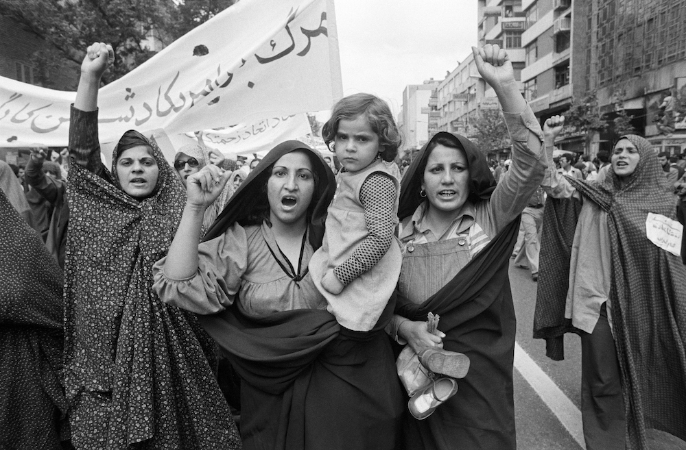 iran revolution women protest hijab laws