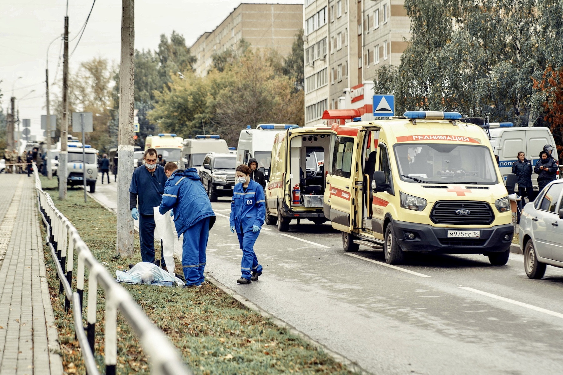 russia school shooting izhevsk medics