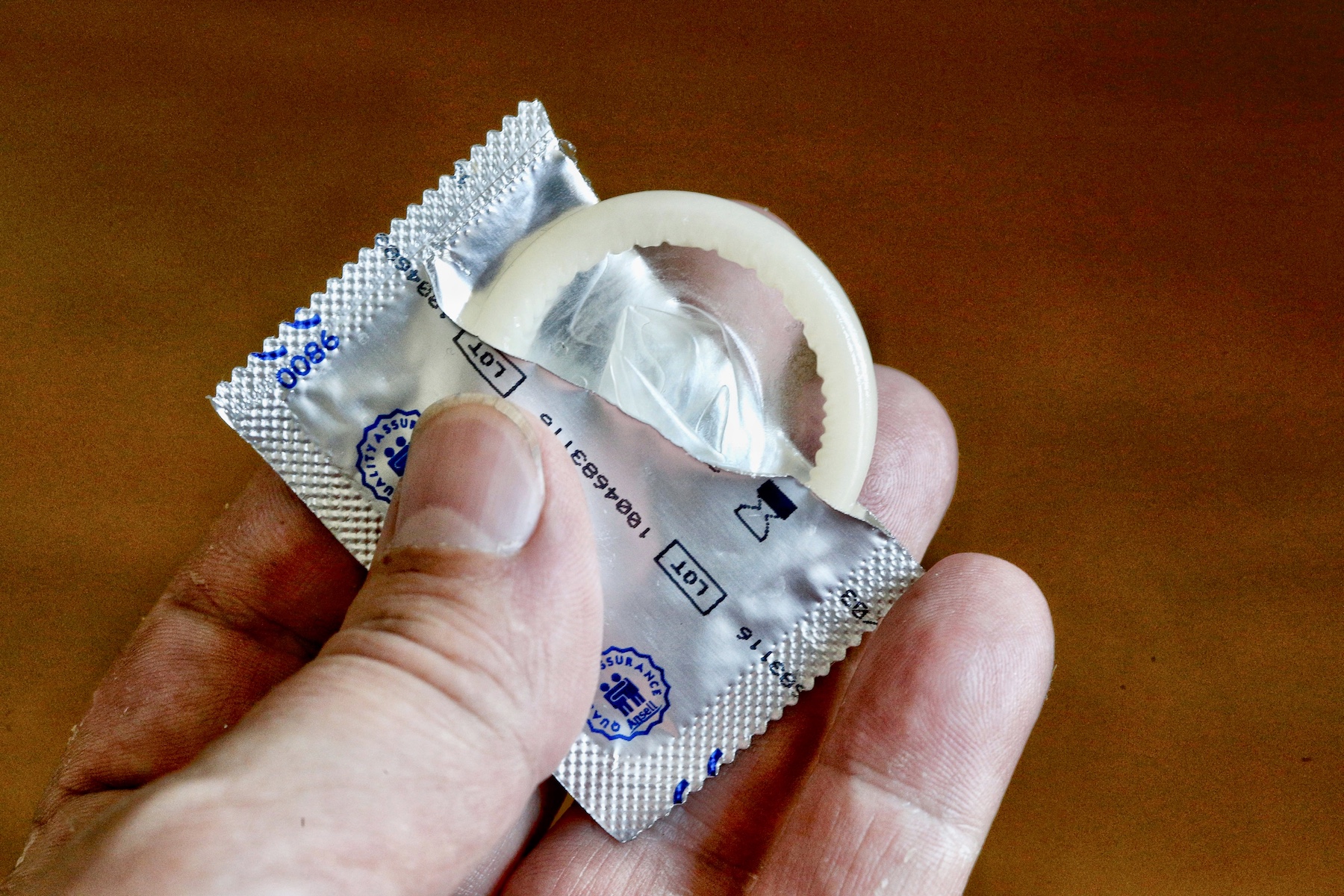 condom france free young people std