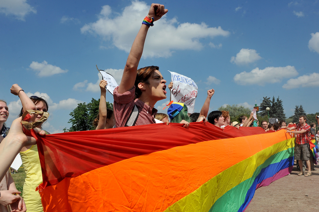 russia gay propaganda bill rainbow protest