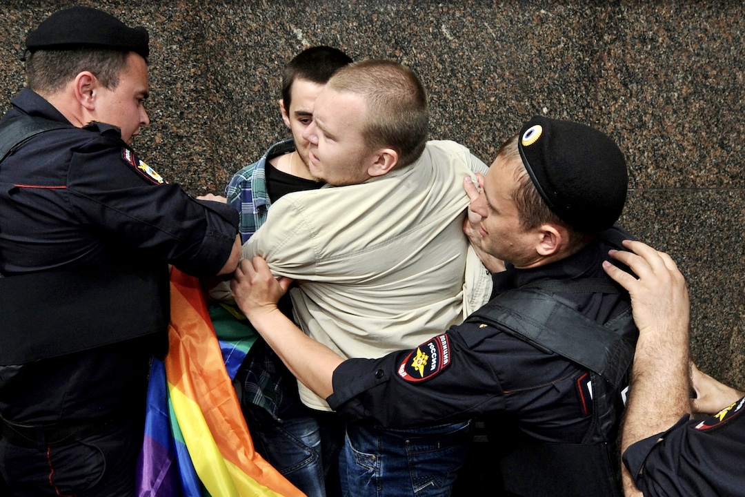 russia lgbtq arrest police