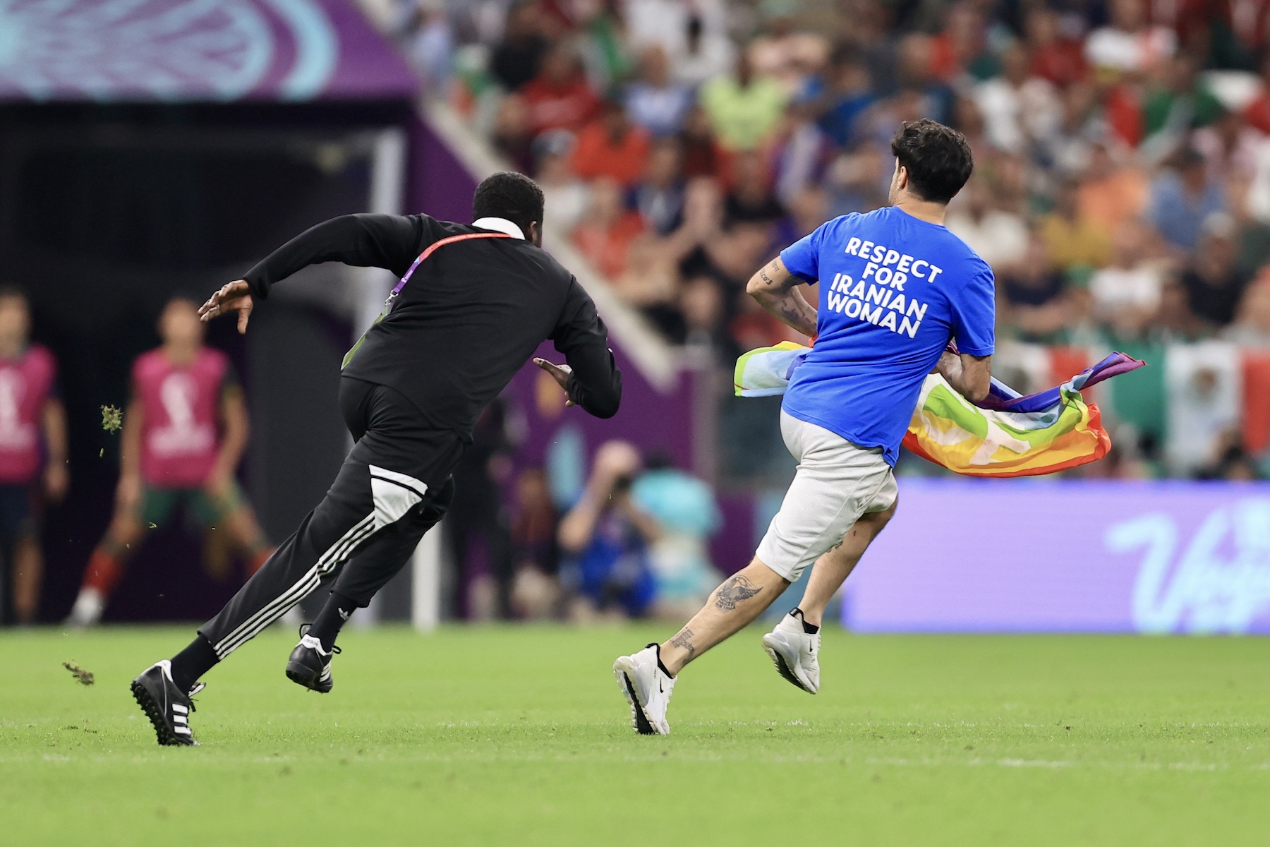 This Italian Fan Invaded The Pitch At The World Cup In Support Of LGBTQ People, Iranian Women And Ukraine