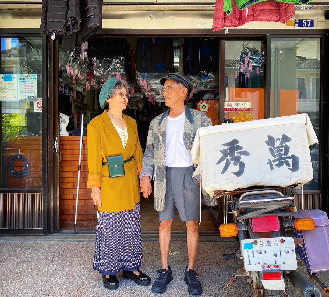 The Grandma From The Iconic Taiwanese Couple Who Dressed Up In Clothing Left At Their Laundry Shop Has Died