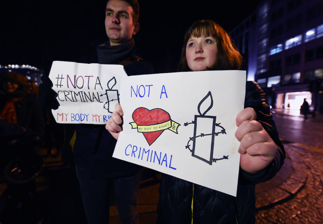 Carla Foster UK woman abortion not criminal sign amnesty