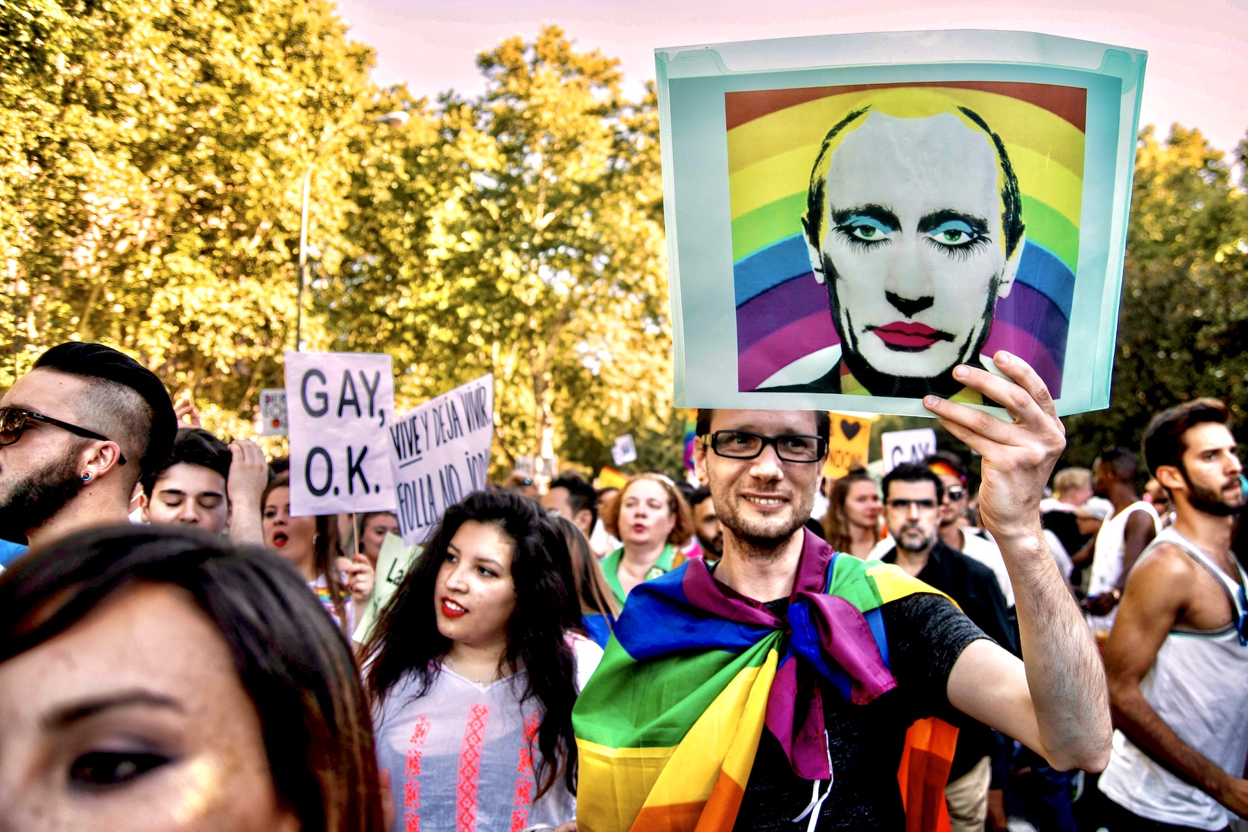 putin rainbow sign russia lgbt pride