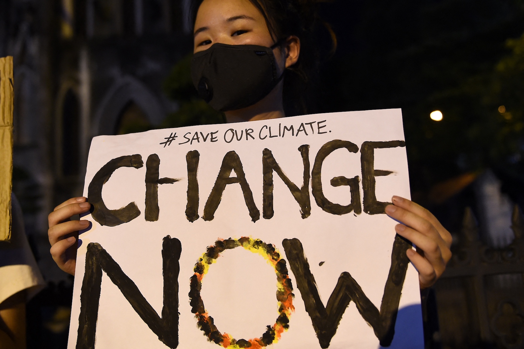 Hoang Thi Minh Hong save the climate sign