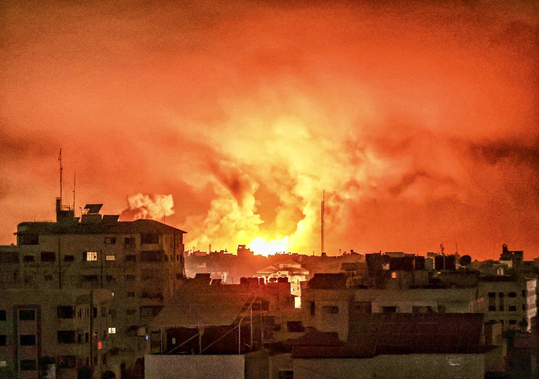 israel airstrike gaza communication blackout