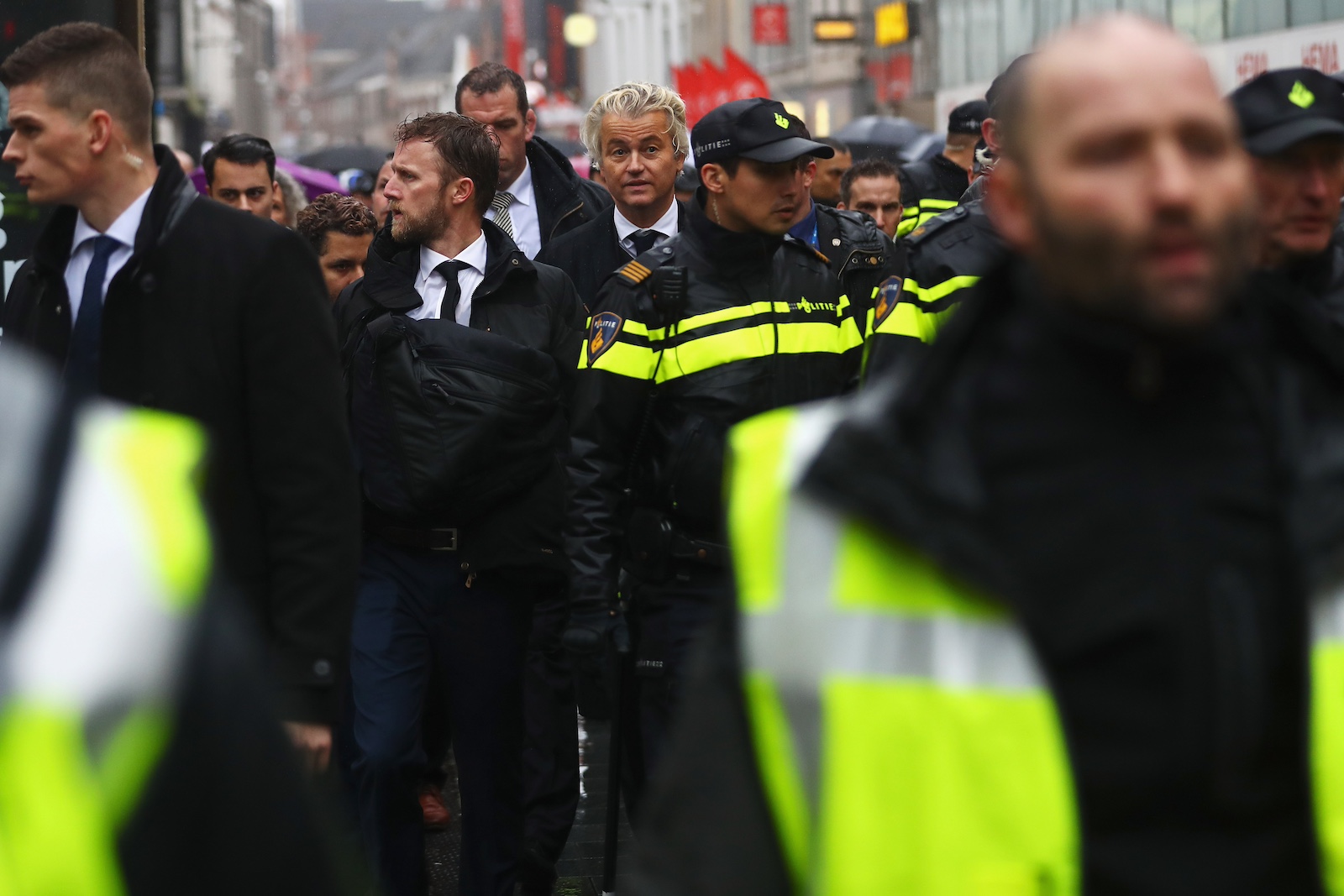 Geert Wilders speaks to the crowd far right dutch netherlands