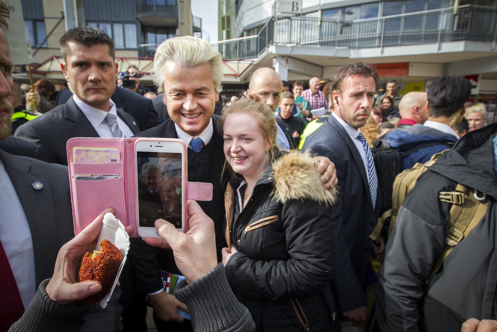 Party for Freedom Geert Wilders selfie netherlands