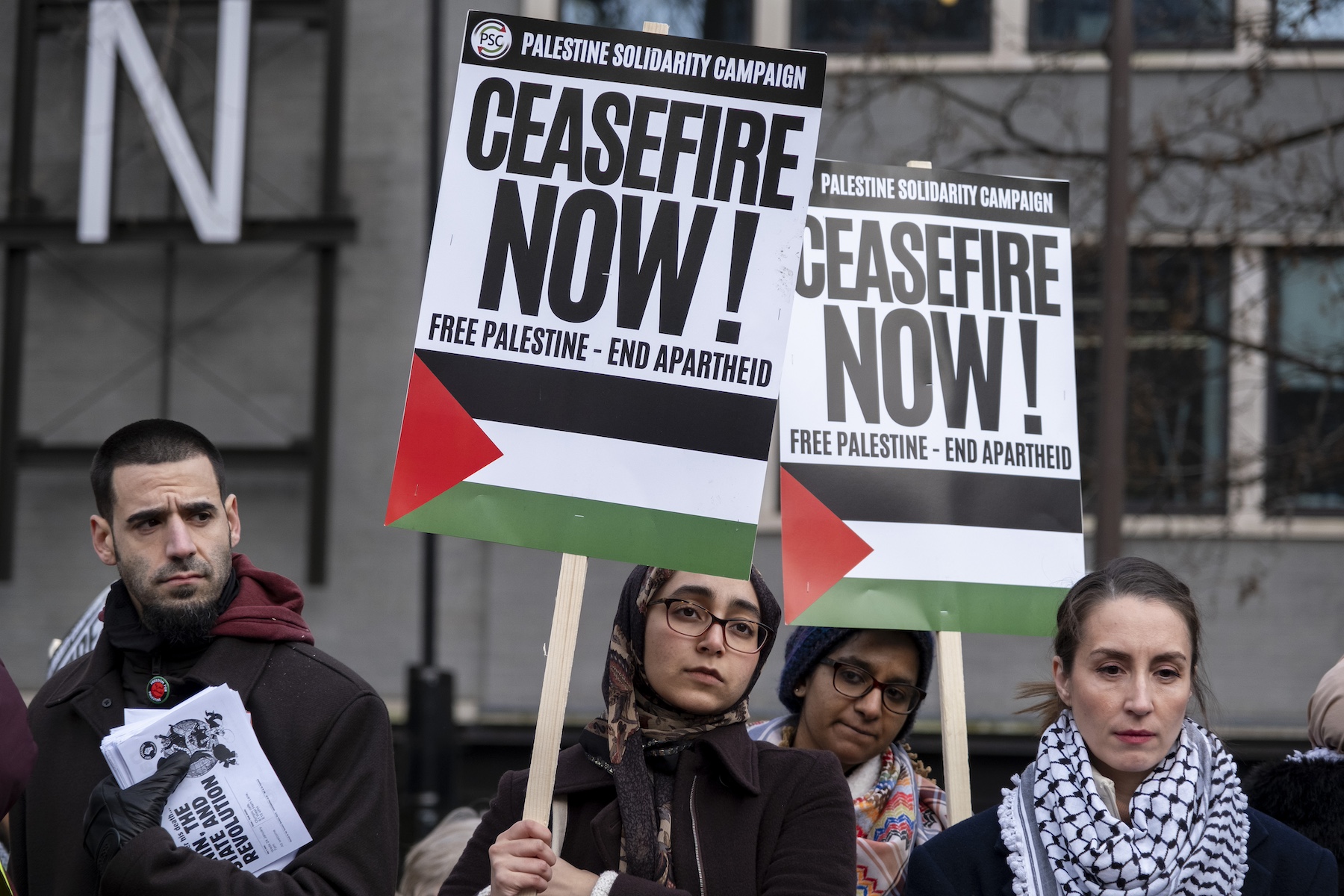 protesters gathered in Whitechapel call for peace and a ceasefire Gaza