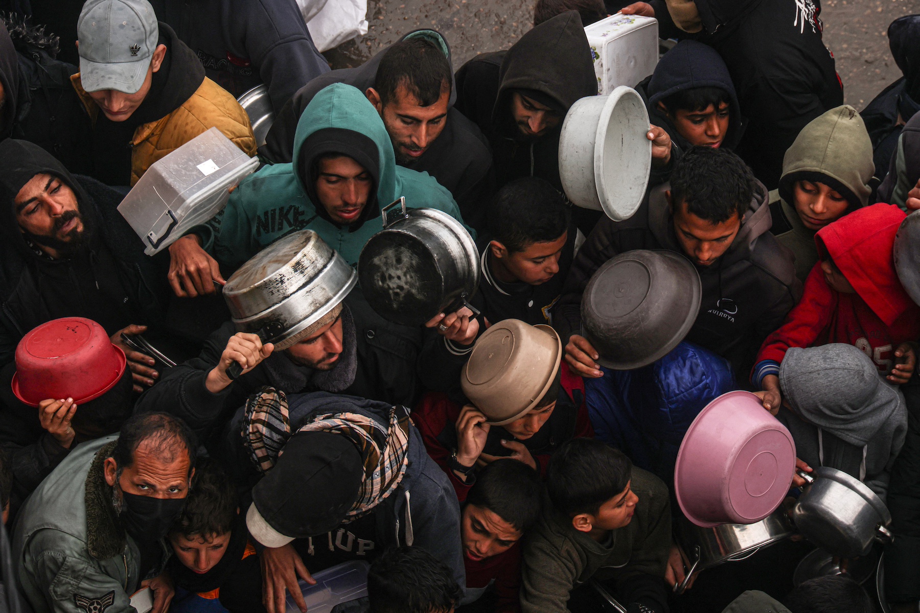 Palestinians receive food rations rafah gaza