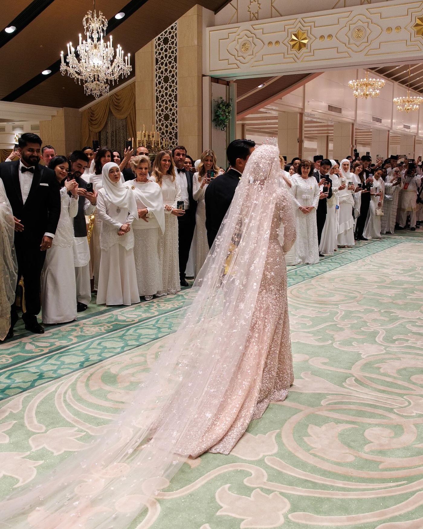 Sultan Hassanal Bolkiah Brunei prince Abdul Mateen married