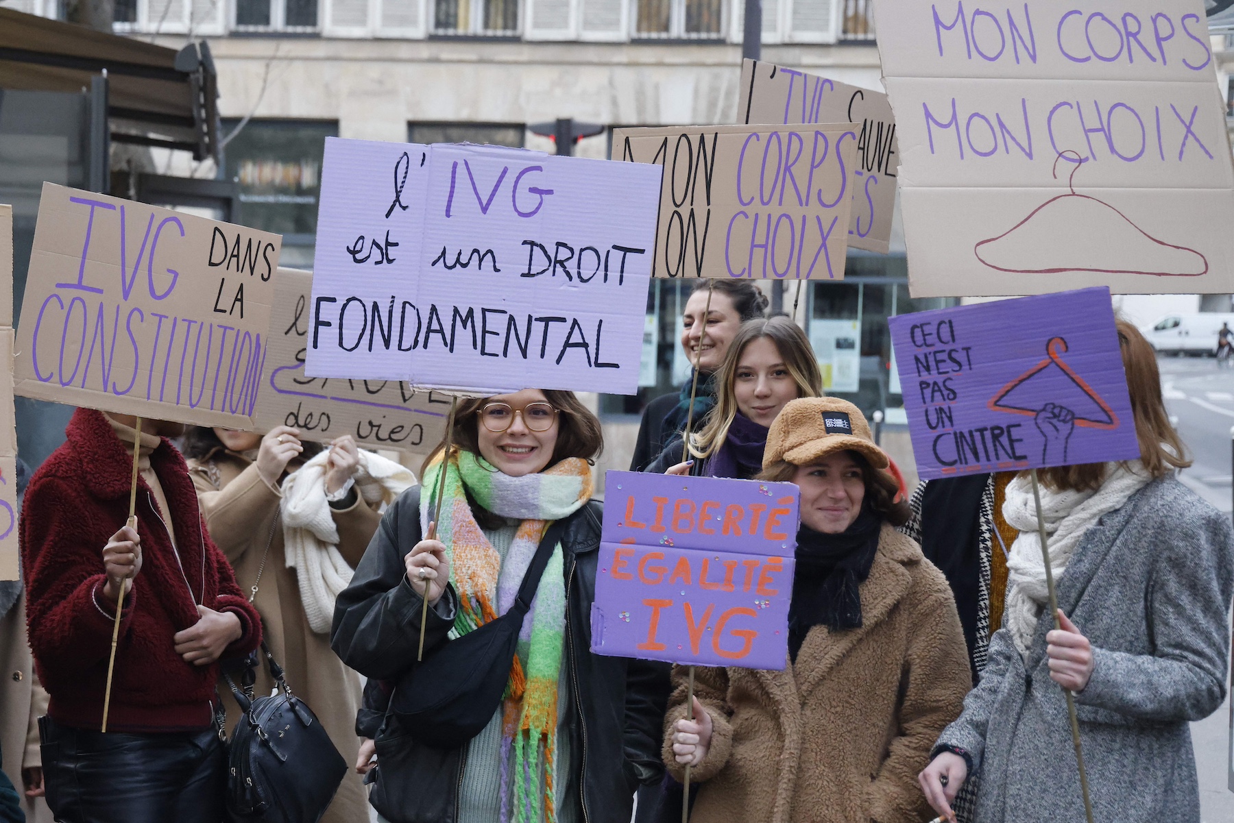 france women abortion right consititution law