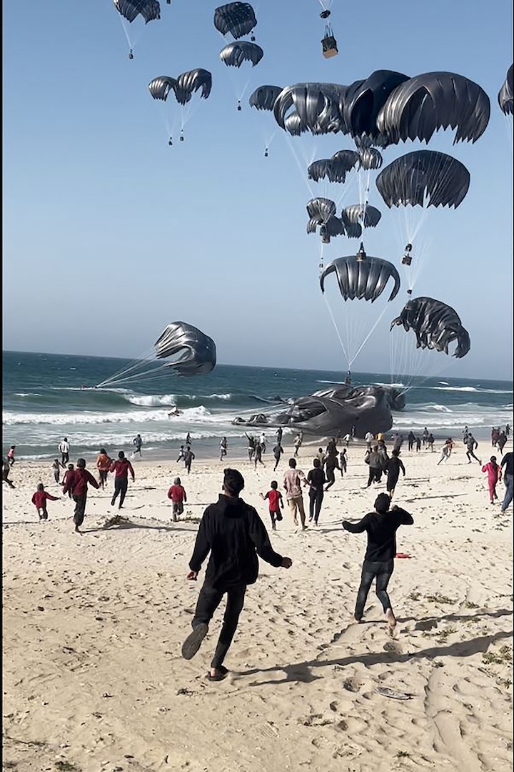 gaza airdrop aid beach war israel blockade
